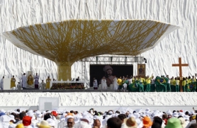 Papa Benedikt u Madridu; Foto: Tanjug